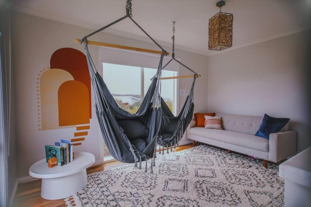 The Hangout King Beds Hammock Chairs With A View Порт-Кэмпбелл Экстерьер фото
